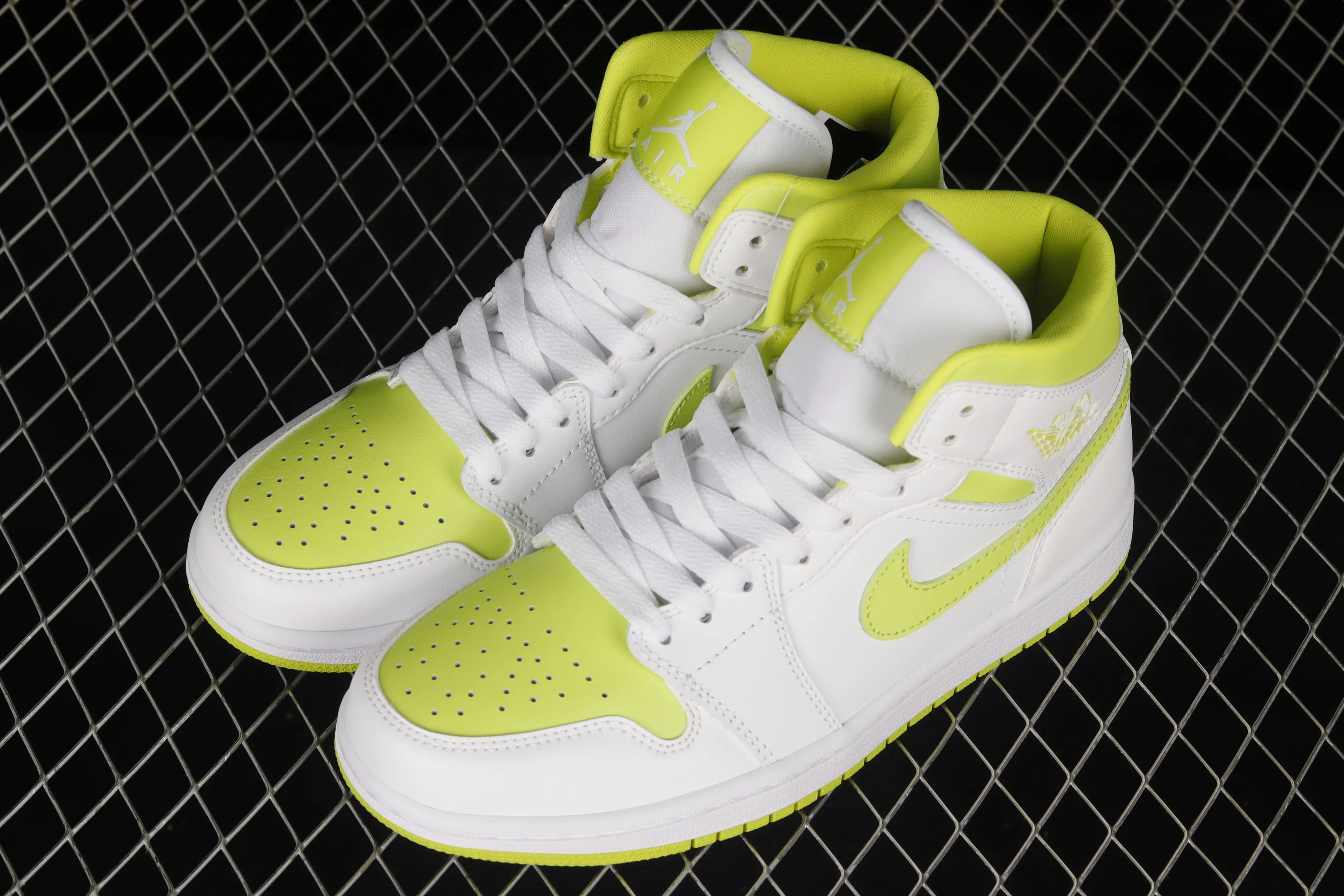 All categories Air Jordan Jordan series basketball shoes Air Jordan 1 Mid G version pure original Air Jordan AJ1 Mid "White Lime" AJ1 Joe 1 Green Lime China basketball shoes BQ6472-131